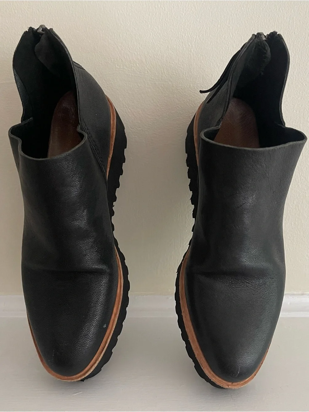 Minimalist Black Platform Zip-Back Slip-On Shoe